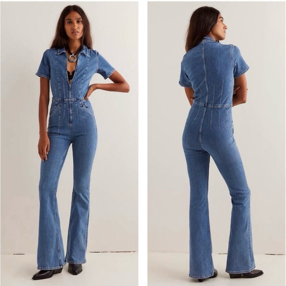 NWT FREE PEOPLE JAYDE FLARED LEG DENIM JUMPSUIT SIZE SMALL